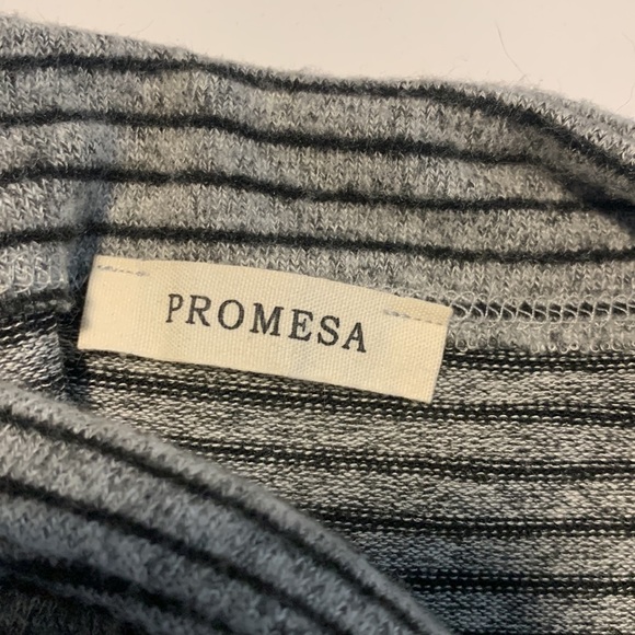 Striped button sleeve sweater top size small - Picture 5 of 6